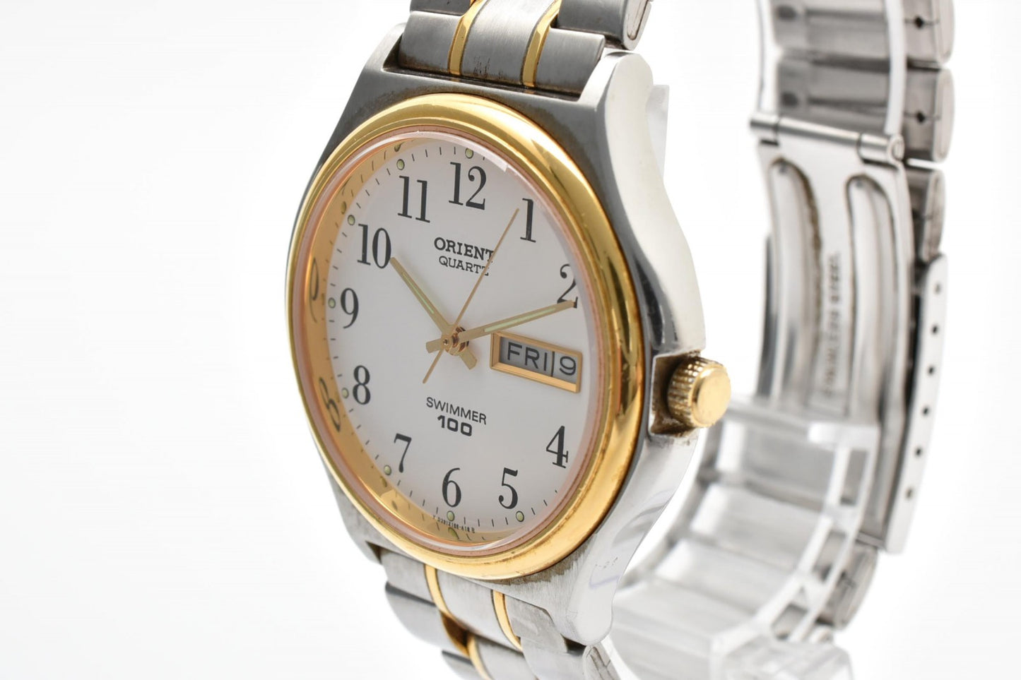 ORIENT オリエント スイマー100 D39218-81 クォーツ デイデイト 腕時計 ホワイト文字盤 ステンレススチール メンズ