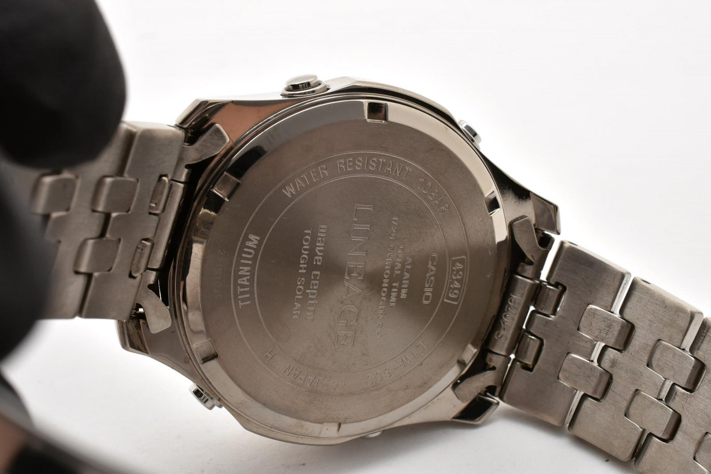 カシオ CASIO LINEAGE LIW-600 ソーラー電波 腕時計 ホワイト文字盤 チタンケース チタンブレス メンズ