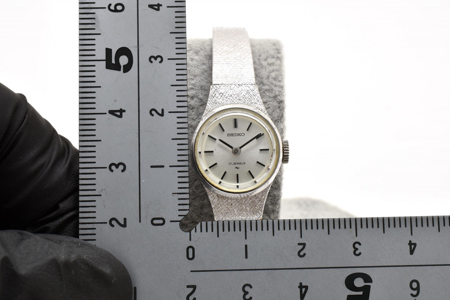 セイコー SEIKO 11-0710 クォーツ 腕時計 シルバー文字盤 ステンレススチール レディース ヴィンテージ