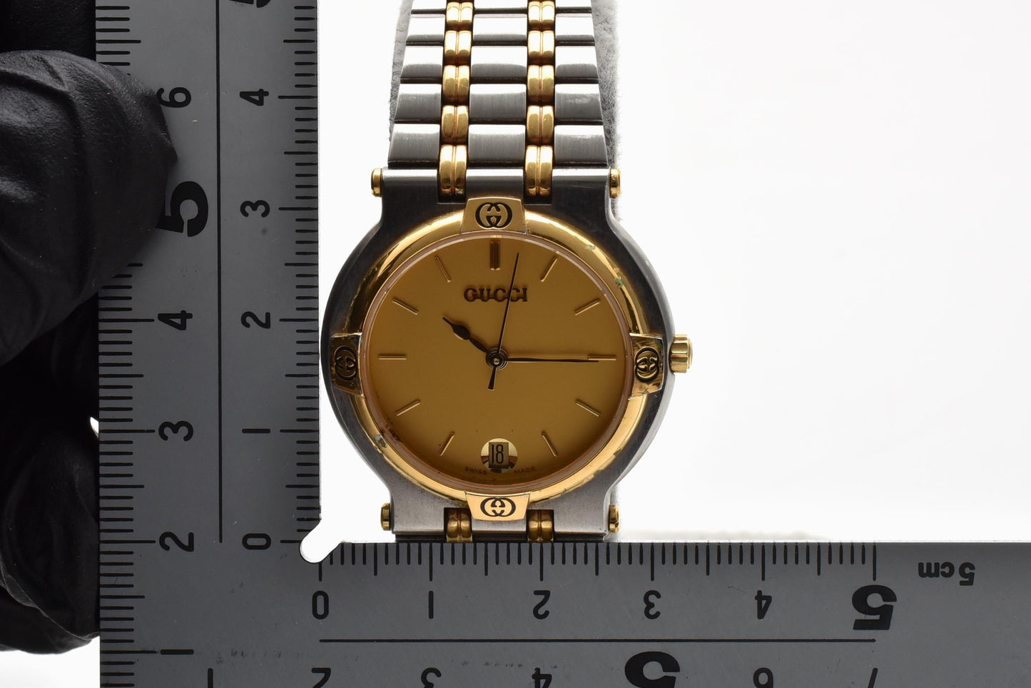 GUCCI グッチ 9000M クォーツ 腕時計 ゴールド文字盤 GGベゼル ステンレス メンズ ドレスウォッチ