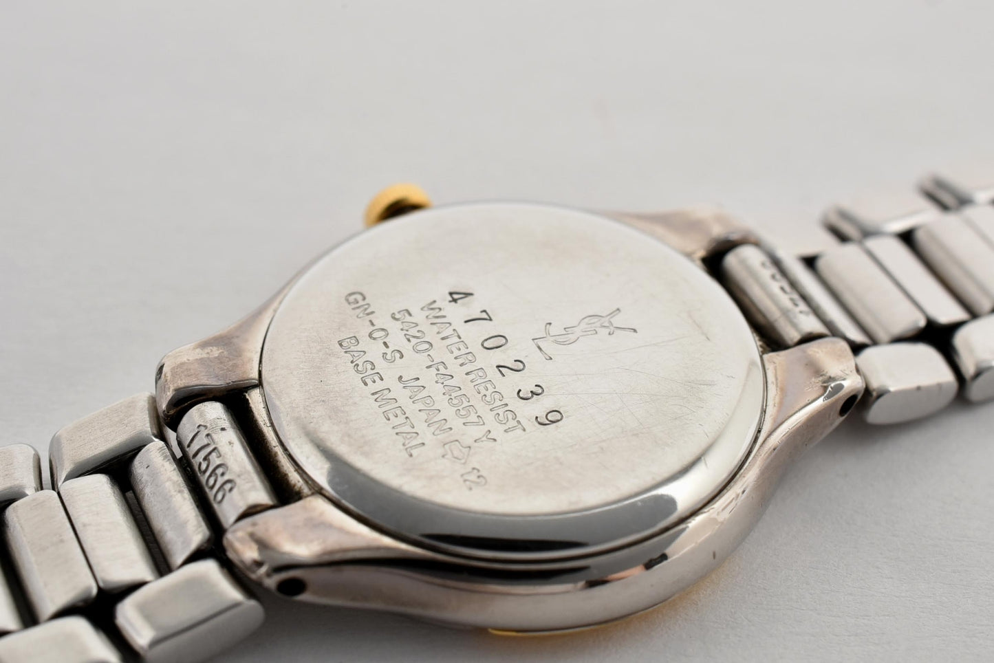 Yves Saint Laurent イヴ・サンローラン 5420-F4457Y クォーツ 腕時計 ベージュ文字盤 YSLロゴ カサンドラ コンビカラー ステンレス レディース ドレスウォッチ