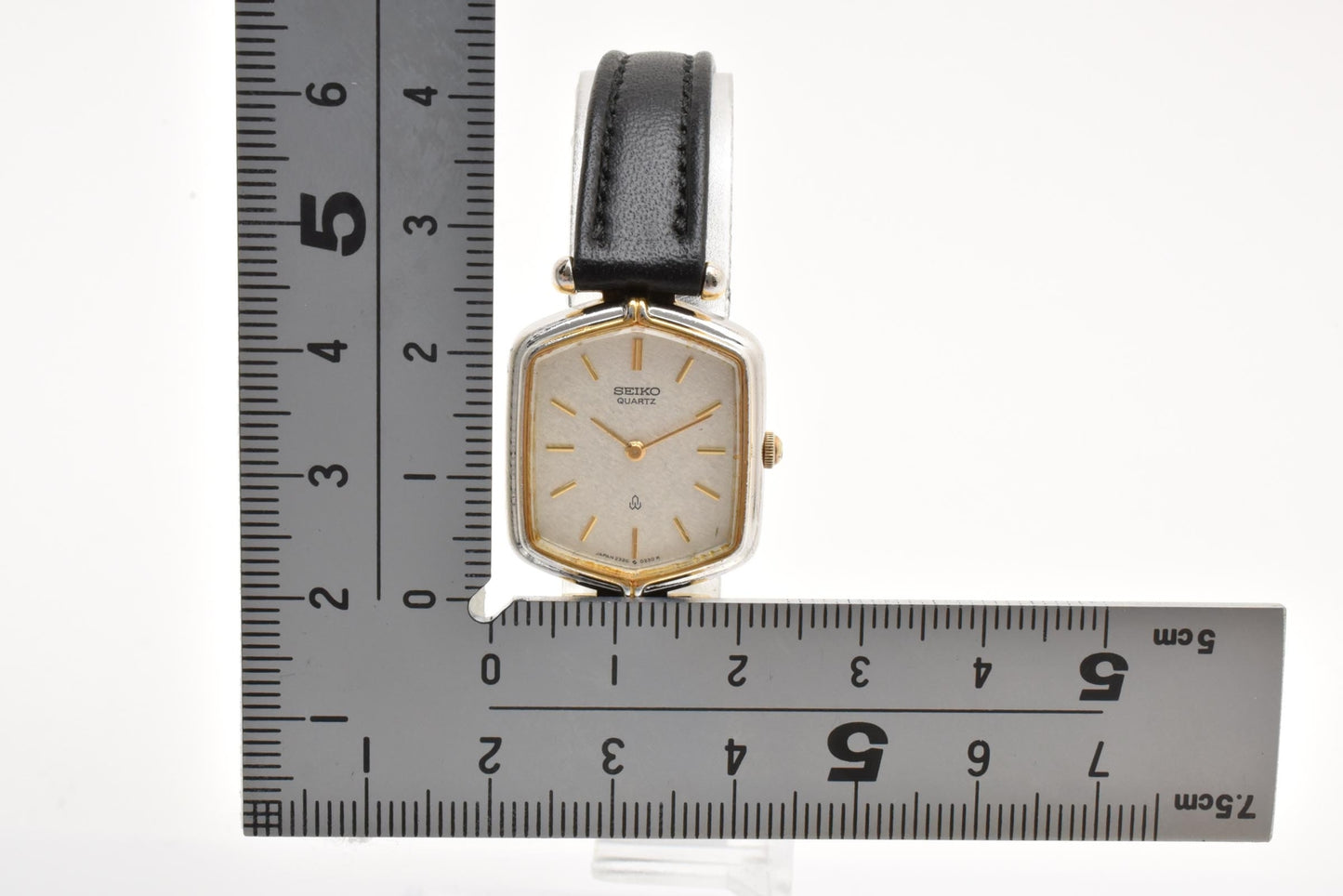セイコー SEIKO 2320-5230 クォーツ レディース 腕時計 シルバー文字盤 スクエア レザーベルト ヴィンテージ