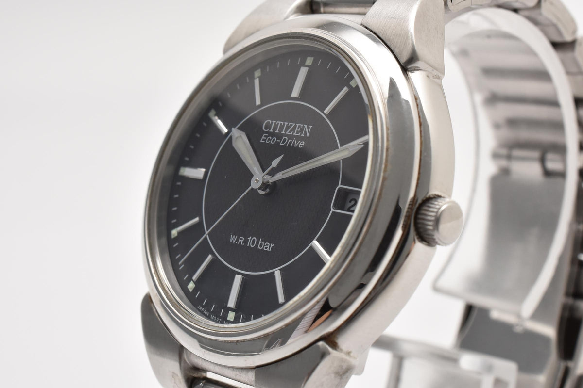 CITIZEN シチズン Eco-Drive エコ・ドライブ E111-S027161 メンズ ソーラー 腕時計 ブラック文字盤 デイト ステンレス 35.6mm