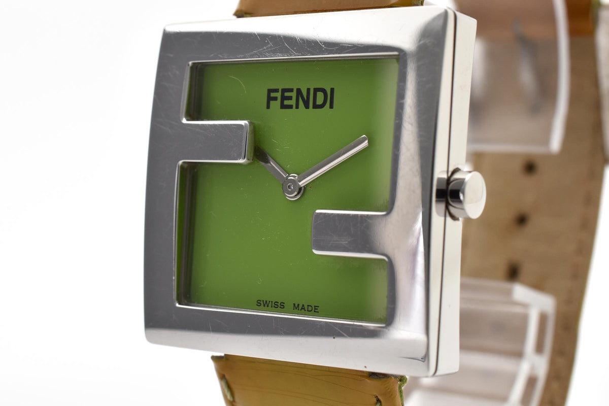 FENDI フェンディ Zucca ズッカ 026-4000L-469 ユニセックス クォーツ 腕時計 グリーン文字盤 2針 ステンレス パテントレザー 31.1mm 2000年代