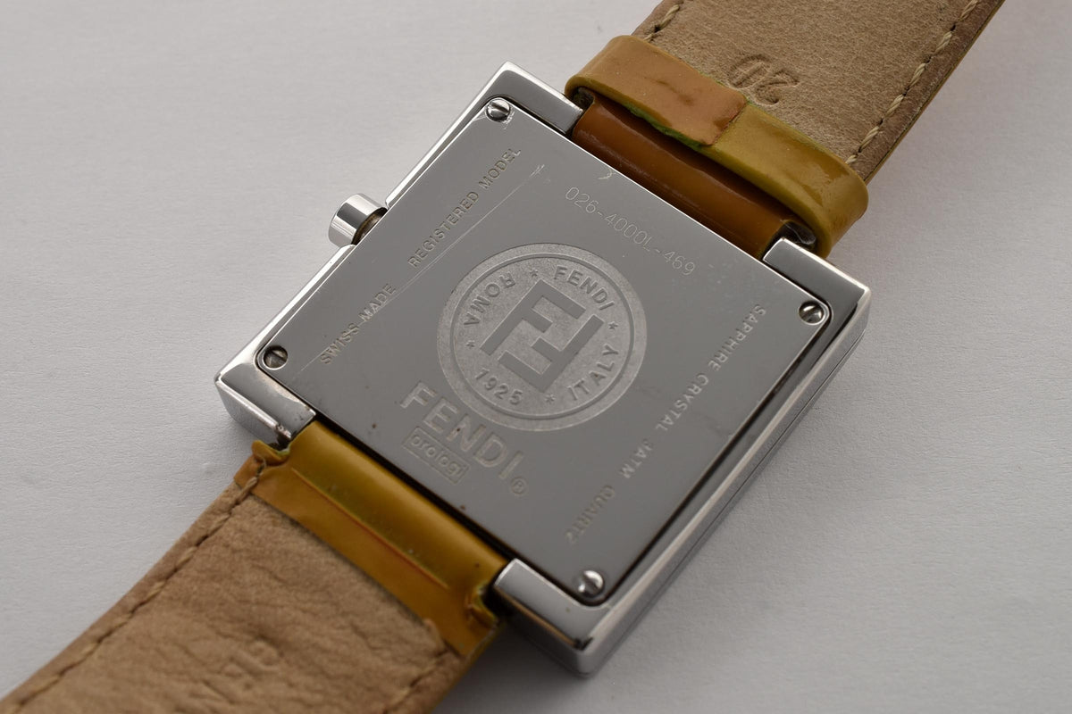 FENDI フェンディ Zucca ズッカ 026-4000L-469 ユニセックス クォーツ 腕時計 グリーン文字盤 2針 ステンレス パテントレザー 31.1mm 2000年代