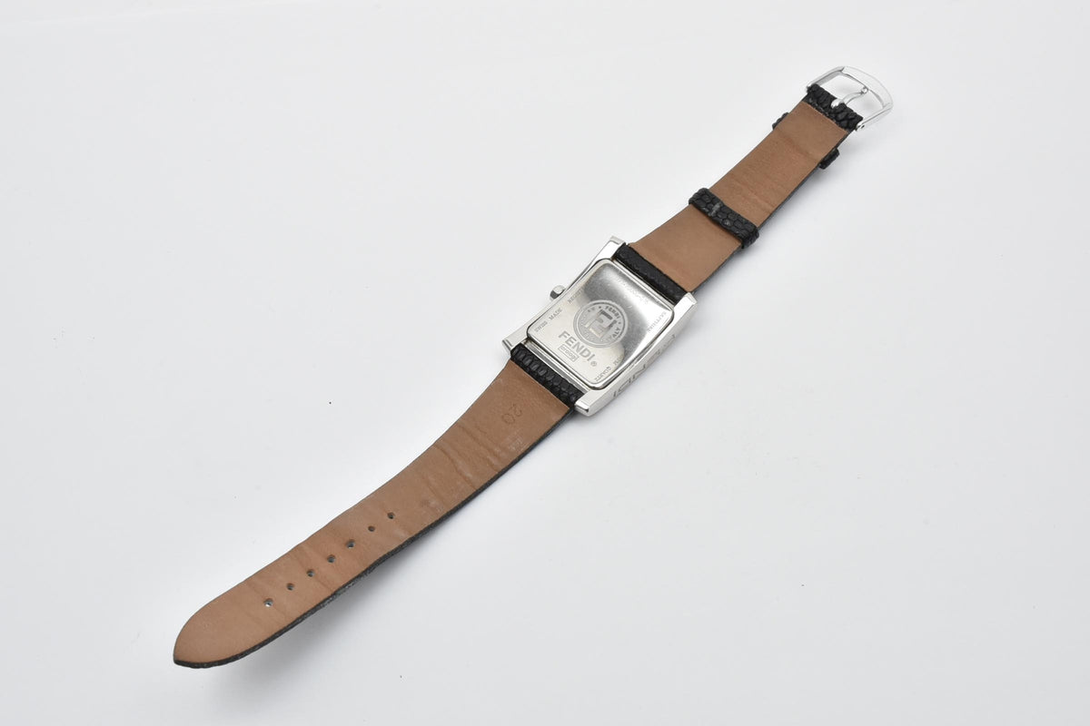 FENDI フェンディ Classico クラシコ 7000L ユニセックス クォーツ 腕時計 ブラック文字盤 2針 レクタンギュラー ステンレス レザーストラップ 27.4mm ヴィンテージ