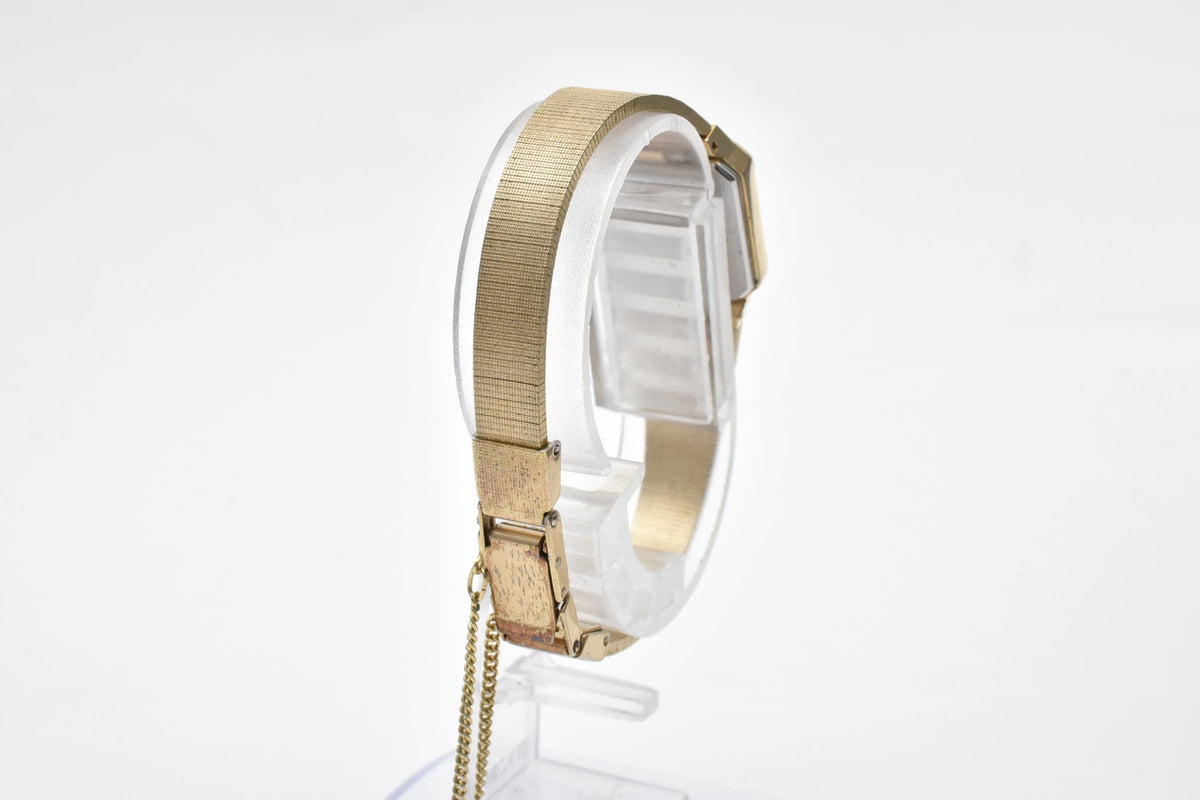 CITIZEN シチズン 4-103017 レディース クォーツ 腕時計 ブラック文字盤 ゴールドカラー ステンレス ブレスレット 18mm 1970年代 1980年代 ヴィンテージ