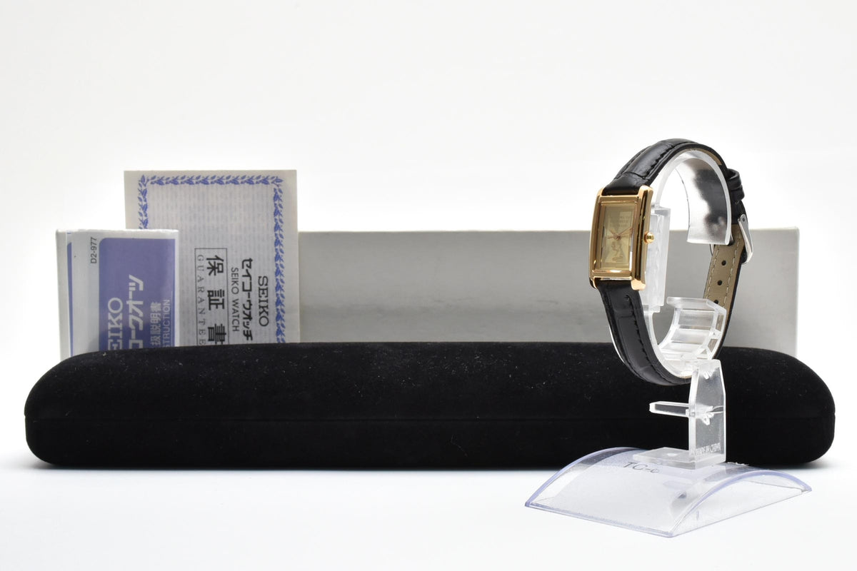 SEIKO セイコー 1F21-5C00 レディース クォーツ 腕時計 ゴールド文字盤 レクタンギュラー ゴールドカラー ステンレス レザー 16mm 1990年代 ヴィンテージ 箱 書類付