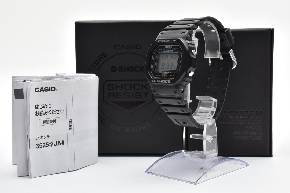 CASIO カシオ G-SHOCK ジーショック DW-5600UE メンズ クォーツ デジタル 腕時計 ブラック液晶 スクエア 樹脂ケース レジンベルト 41mm 2020年代 箱 説明書 保証書類付