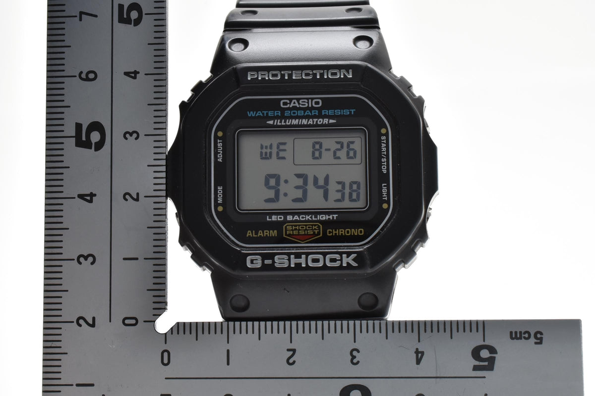 CASIO カシオ G-SHOCK ジーショック DW-5600UE メンズ クォーツ デジタル 腕時計 ブラック液晶 スクエア 樹脂ケース レジンベルト 41mm 2020年代 箱 説明書 保証書類付