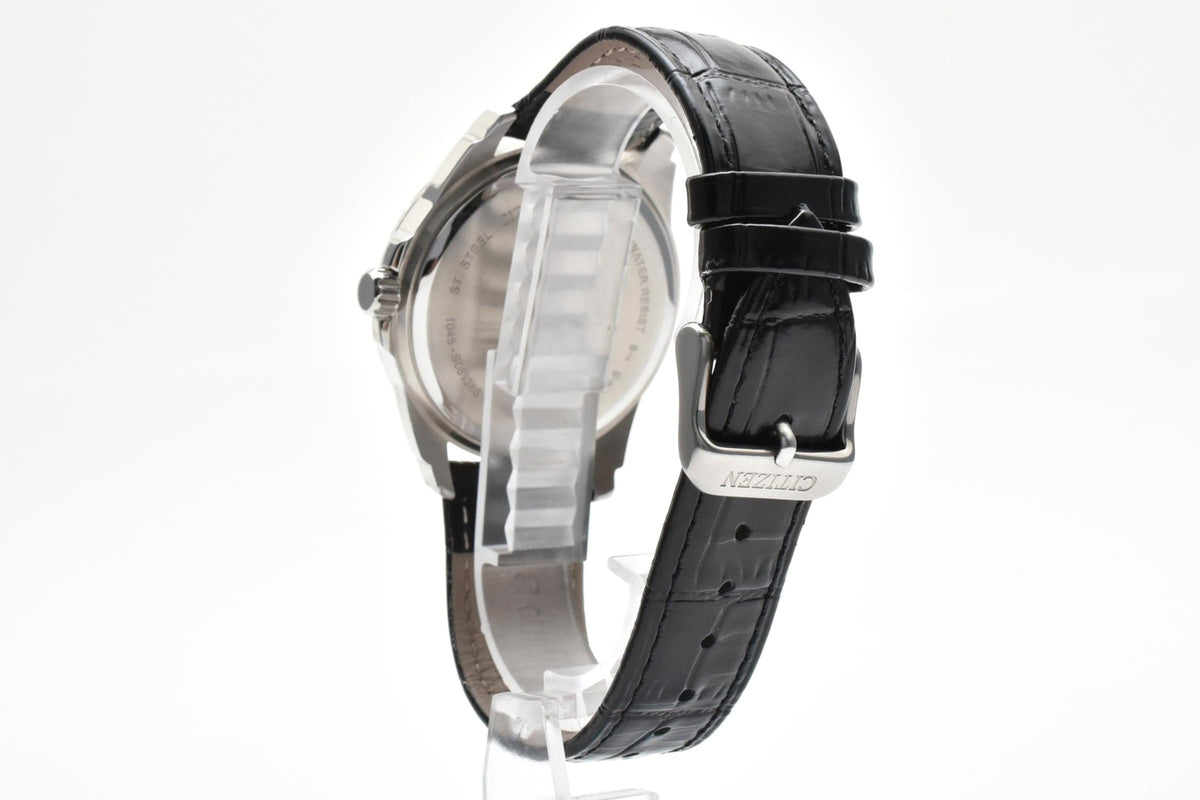 CITIZEN シチズン 1045-S081386 メンズ クォーツ スポーツ 腕時計 ブラック文字盤 スモールセコンド アラビア数字 ステンレス ブラック レザーストラップ 40.5mm 2000年代