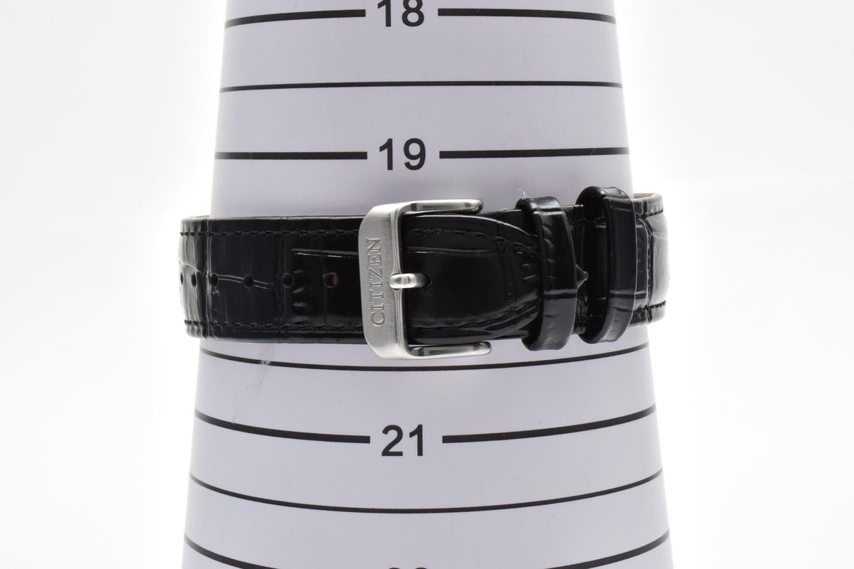 CITIZEN シチズン 1045-S081386 メンズ クォーツ スポーツ 腕時計 ブラック文字盤 スモールセコンド アラビア数字 ステンレス ブラック レザーストラップ 40.5mm 2000年代