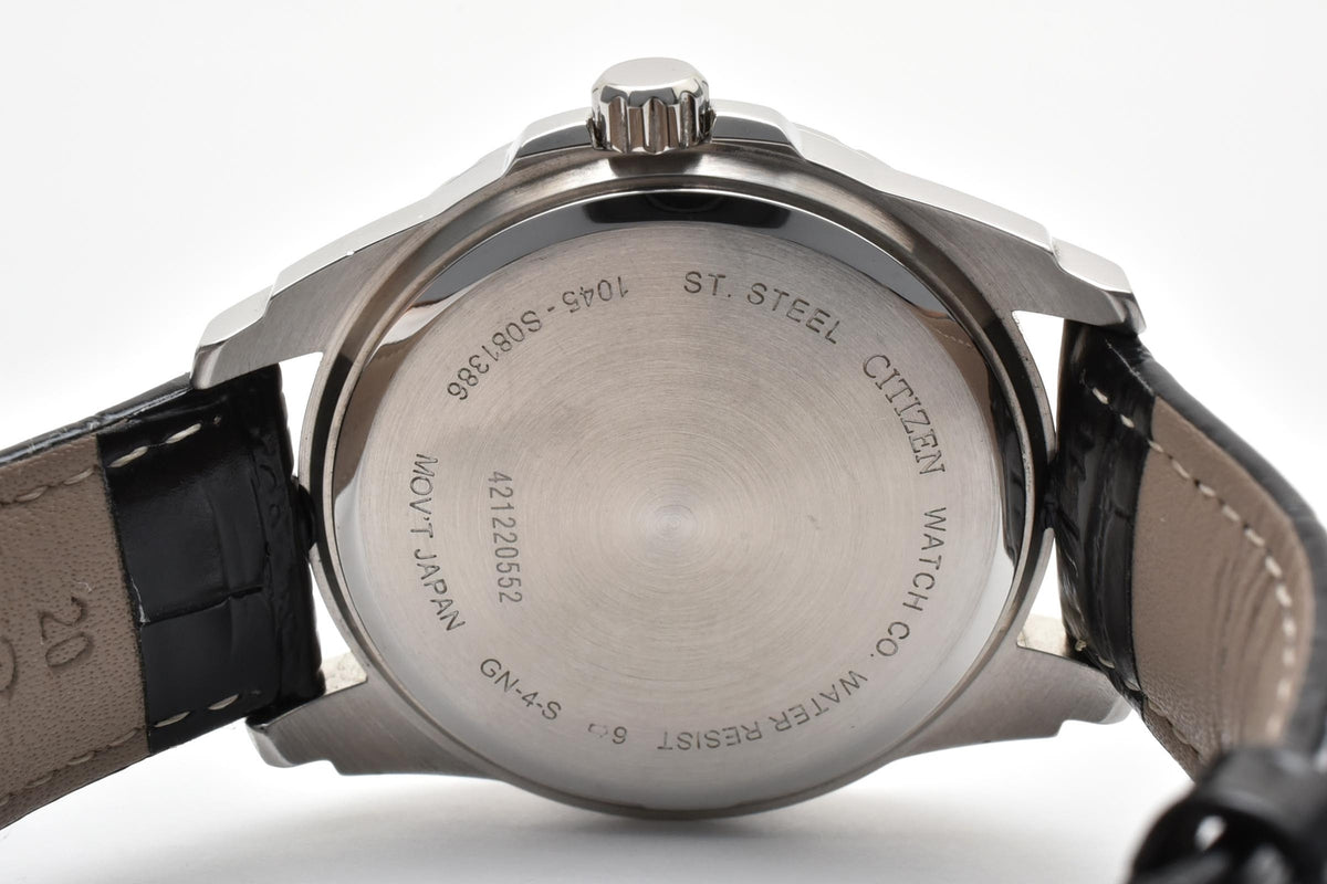 CITIZEN シチズン 1045-S081386 メンズ クォーツ スポーツ 腕時計 ブラック文字盤 スモールセコンド アラビア数字 ステンレス ブラック レザーストラップ 40.5mm 2000年代