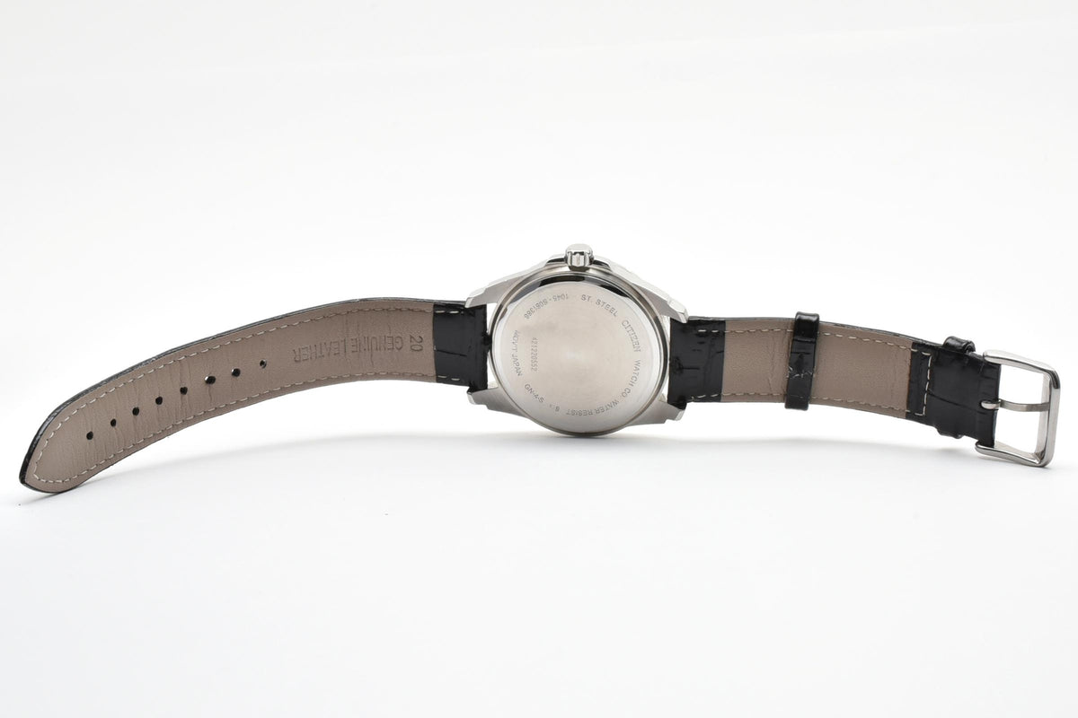 CITIZEN シチズン 1045-S081386 メンズ クォーツ スポーツ 腕時計 ブラック文字盤 スモールセコンド アラビア数字 ステンレス ブラック レザーストラップ 40.5mm 2000年代