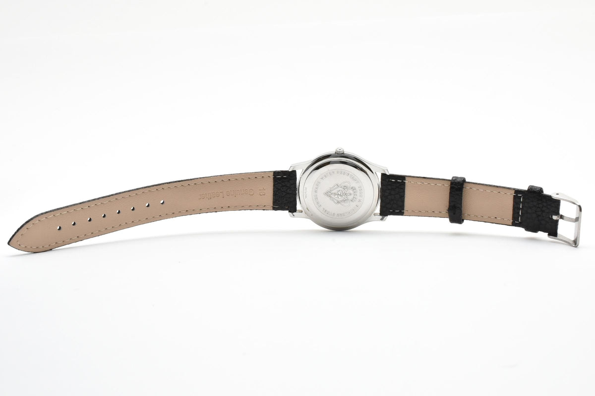 GUCCI グッチ 5500M メンズ クォーツ 腕時計 シルバー文字盤 ローマ数字 デイト 日付表示 ステンレス ブラック レザーストラップ 33.5mm 2000年代