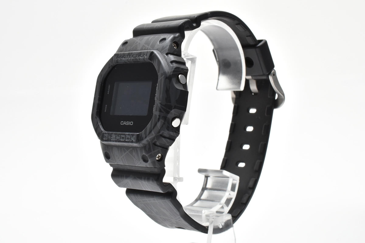 CASIO カシオ G-SHOCK ジーショック Slash Pattern Series DW-5600SL メンズ クォーツ デジタル 腕時計 ブラック液晶 グラフィック柄 樹脂ケース レジンベルト 42.5mm 2010年代
