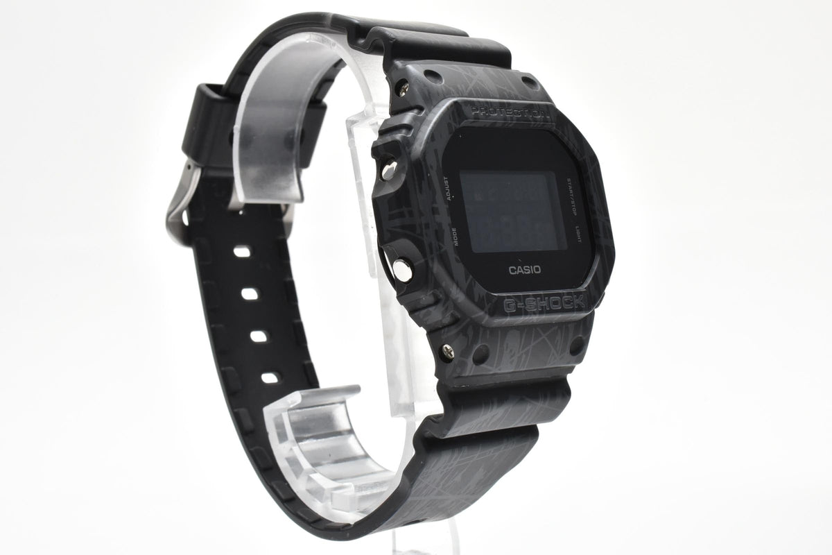 CASIO カシオ G-SHOCK ジーショック Slash Pattern Series DW-5600SL メンズ クォーツ デジタル 腕時計 ブラック液晶 グラフィック柄 樹脂ケース レジンベルト 42.5mm 2010年代