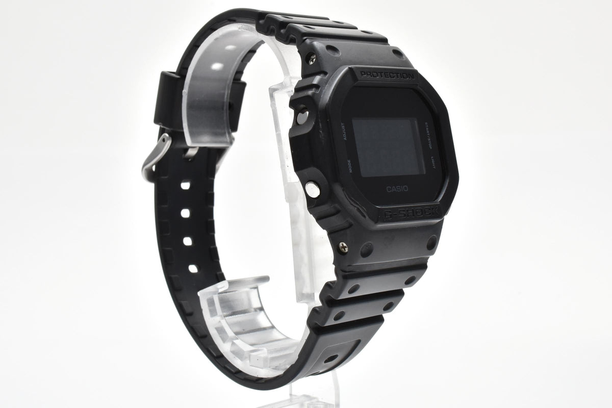 CASIO カシオ G-SHOCK ジーショック Solid Colors DW-5600BB メンズ クォーツ デジタル 腕時計 ブラック液晶 オールブラック 樹脂ケース レジンベルト 44mm 2010年代