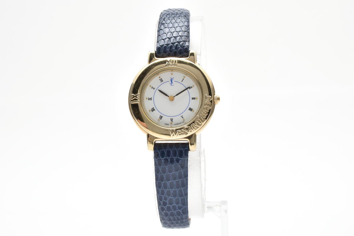 Yves Saint Laurent イヴサンローラン YSLロゴ 90s vintage カサンドラ 2200-229789 レディース クォーツ 腕時計 ホワイト文字盤 ローマ数字 ゴールドカラー ステンレスケース 1990年 ヴィンテージ