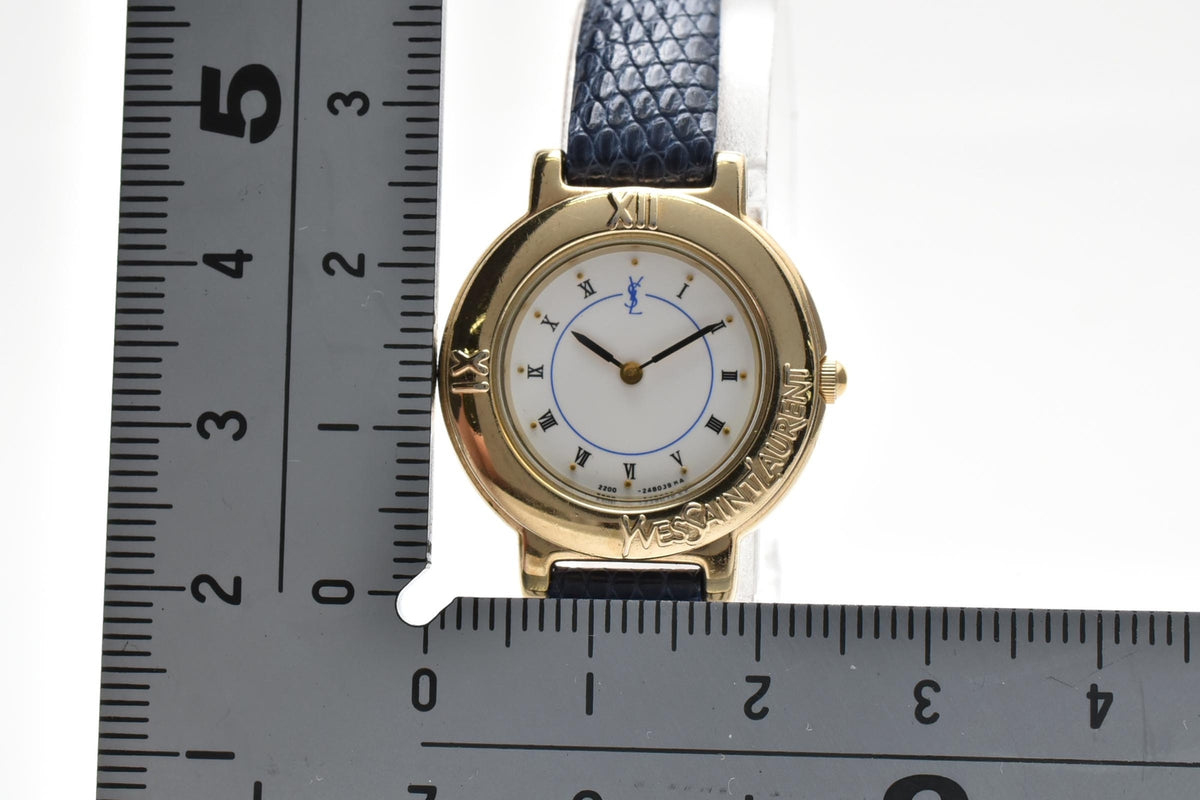 Yves Saint Laurent イヴサンローラン YSLロゴ 90s vintage カサンドラ 2200-229789 レディース クォーツ 腕時計 ホワイト文字盤 ローマ数字 ゴールドカラー ステンレスケース 1990年 ヴィンテージ
