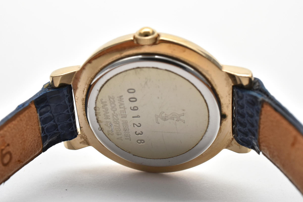 Yves Saint Laurent イヴサンローラン YSLロゴ 90s vintage カサンドラ 2200-229789 レディース クォーツ 腕時計 ホワイト文字盤 ローマ数字 ゴールドカラー ステンレスケース 1990年 ヴィンテージ