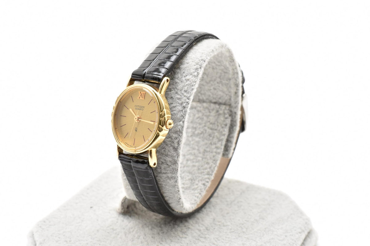 CITIZEN シチズン 2931-292758 80s vintage レディース クォーツ 腕時計 ゴールド文字盤 ローマ数字 ステンレスケース ブラック レザーストラップ 17.7mm 1980年代 ヴィンテージ