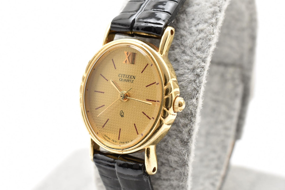 CITIZEN シチズン 2931-292758 80s vintage レディース クォーツ 腕時計 ゴールド文字盤 ローマ数字 ステンレスケース ブラック レザーストラップ 17.7mm 1980年代 ヴィンテージ