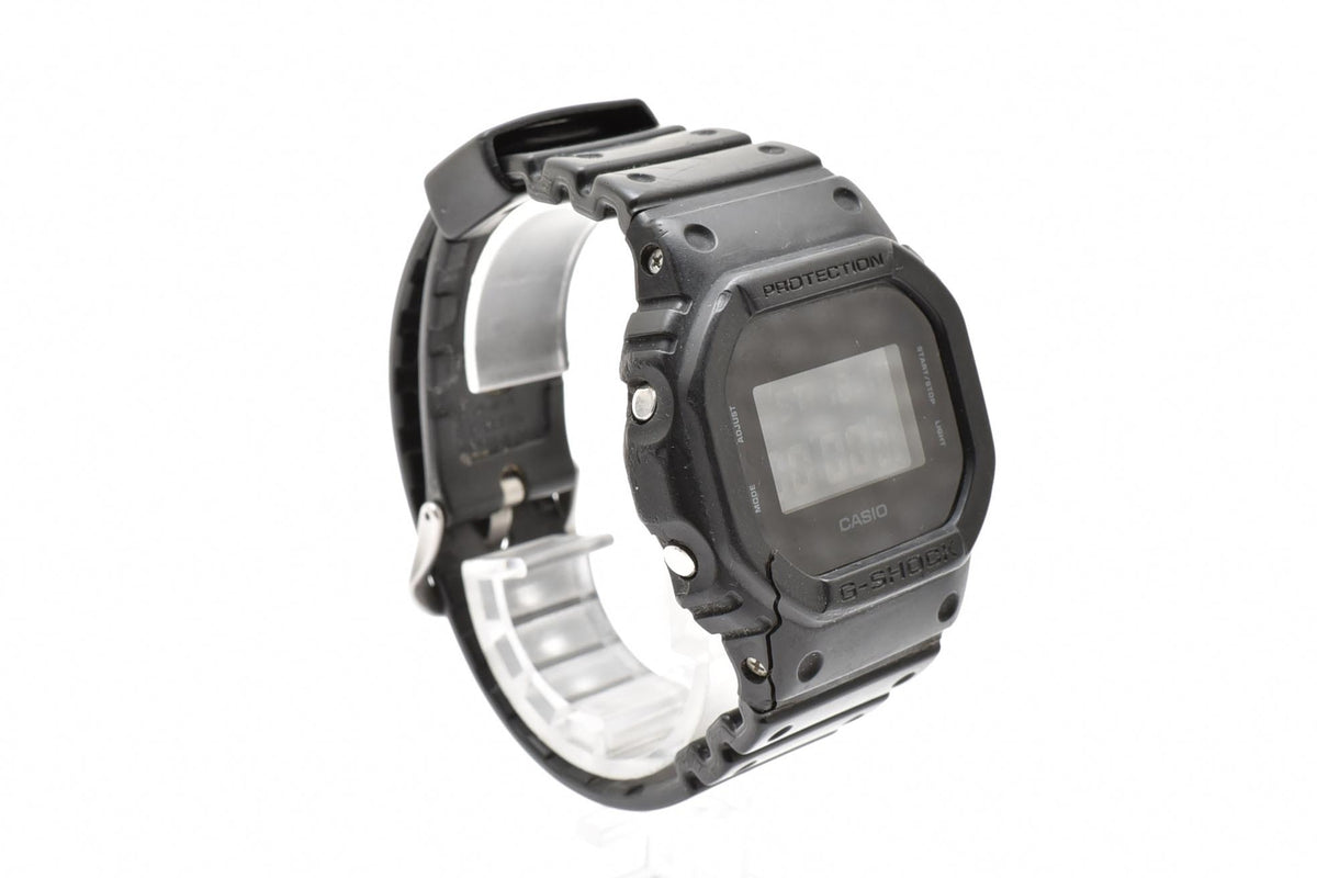 CASIO カシオ G-SHOCK ジーショック DW-5600BB メンズ クォーツ デジタル 腕時計 ブラック スクエア 樹脂 レジンストラップ 42.5mm 2010年代