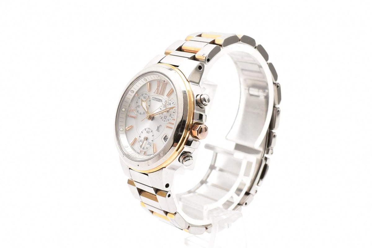 CITIZEN シチズン H504-T012507 メンズ クォーツ クロノグラフ 腕時計 ホワイト文字盤 マルチダイヤル ステンレス コンビ ブレスレット 31mm 2000年代