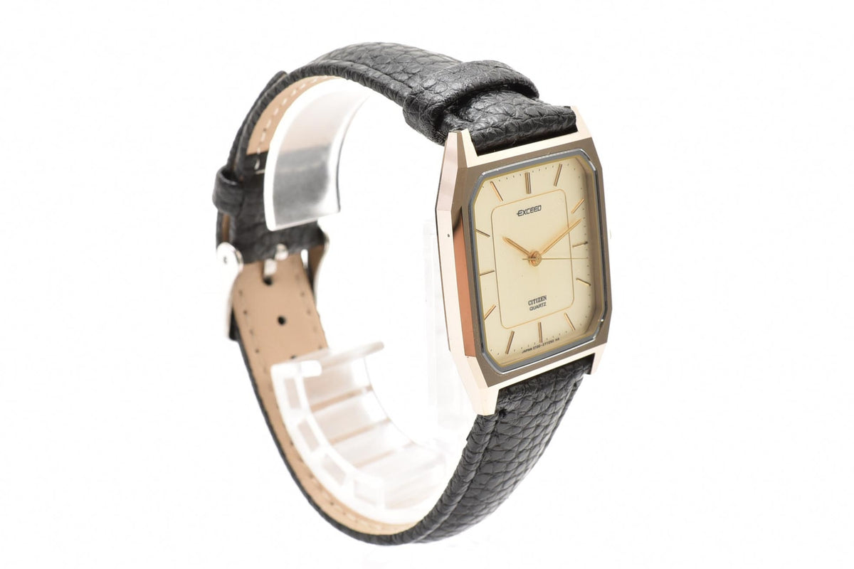 CITIZEN シチズン EXCEED エクシード 80s vintage 2730-273486 メンズ クォーツ 腕時計 ホワイト文字盤 3針 長方形 ステンレスケース レザーストラップ 27mm 1980年代 ヴィンテージ