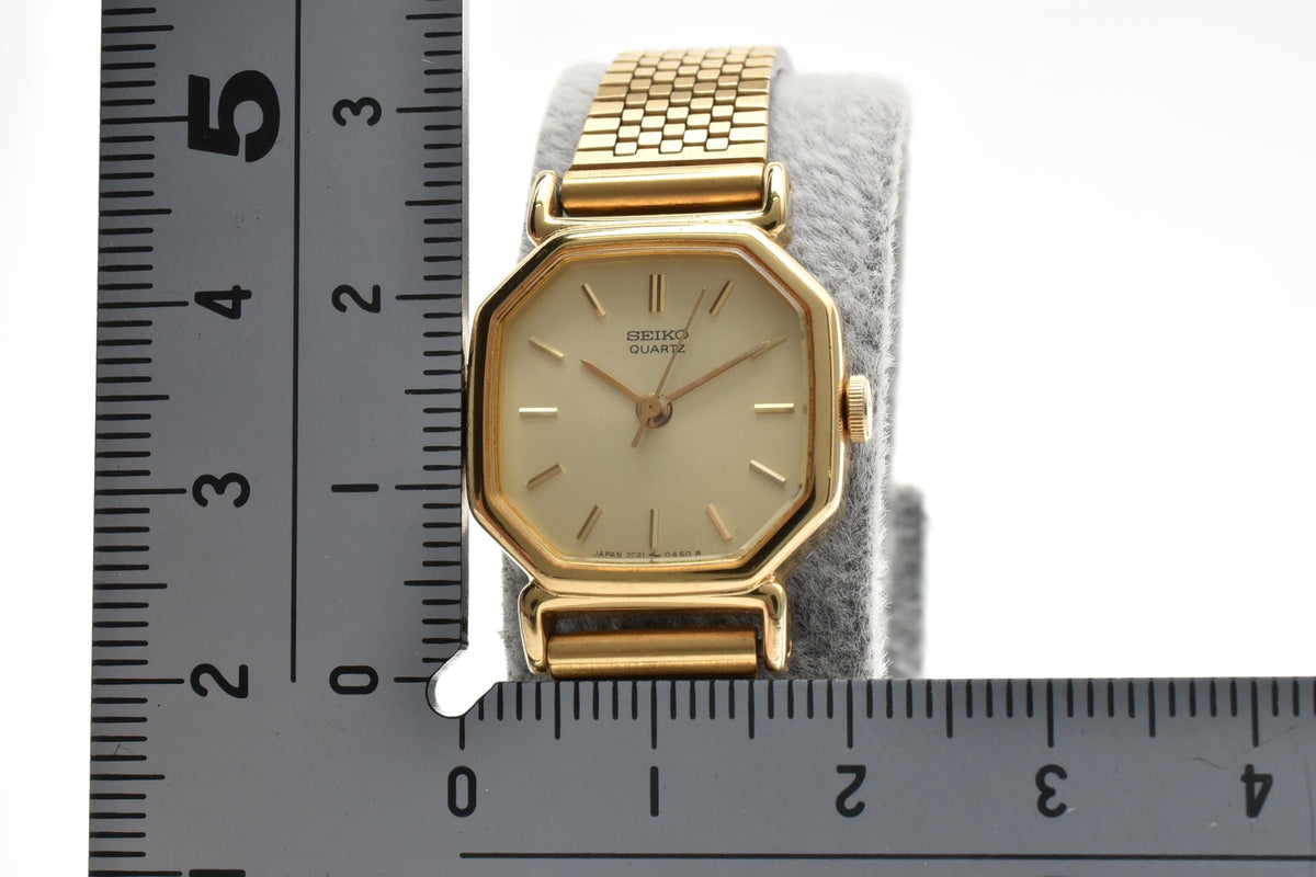 SEIKO セイコー 2C21-5170 レディース クォーツ 腕時計 ゴールド文字盤 2針 ステンレス 角型ケース ブレスレット 17.7mm 1980年代 ヴィンテージ ドレスウォッチ