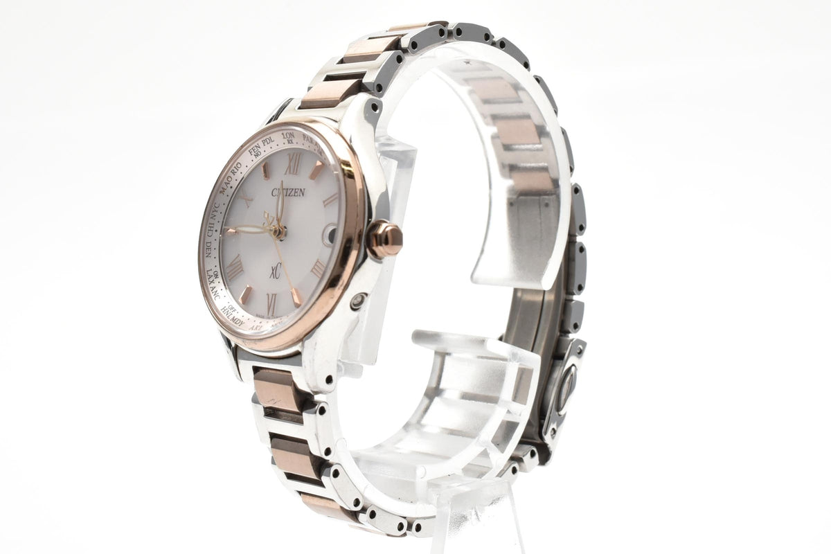 CITIZEN シチズン xC クロスシー H246-T024688 レディース ソーラー 電波 クォーツ 腕時計 ホワイト文字盤 ローマ数字 ステンレス コンビ ブレスレット 26.6mm 2010年代