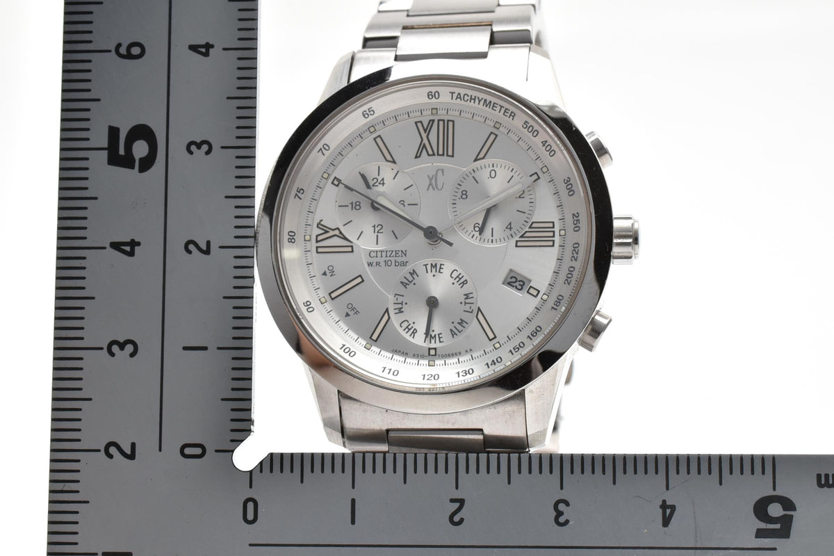 CITIZEN シチズン xC クロスシー A510-T002374 メンズ クォーツ 腕時計 ホワイト文字盤 クロノグラフ デイト マルチファンクション ステンレス ブレスレット 35mm 2000年代