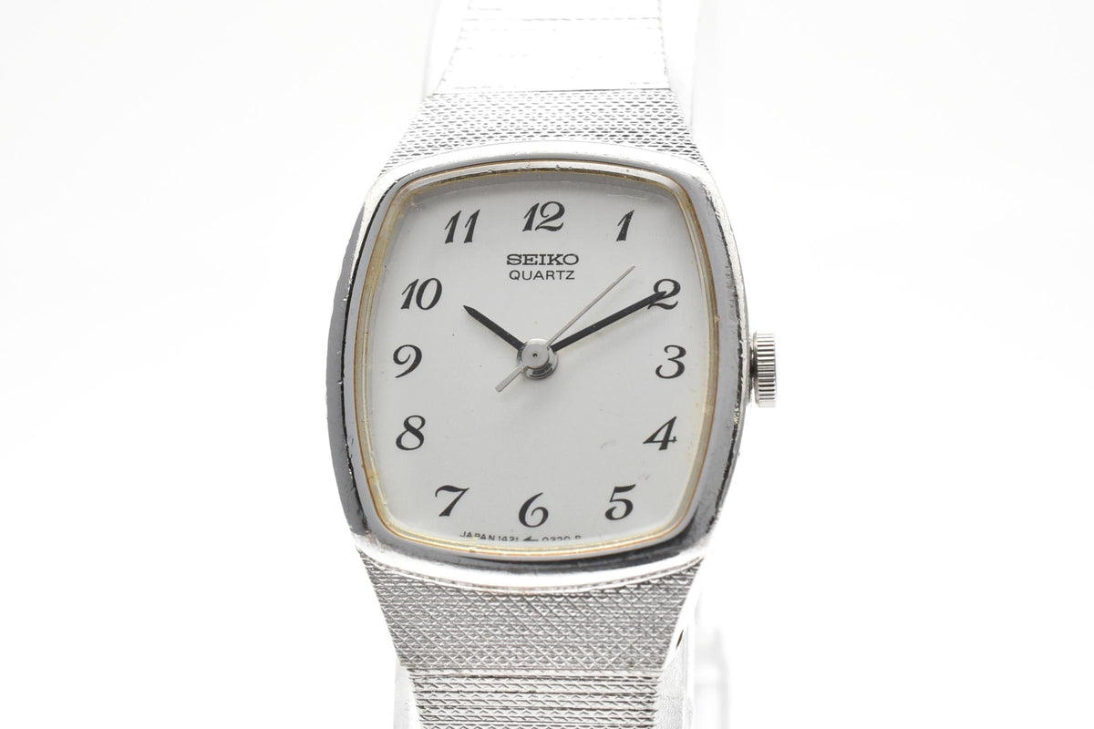 SEIKO セイコー 1421-5170 レディース クォーツ 腕時計 ホワイト文字盤 アラビア数字 2針 ステンレス メッシュブレスレット 角型 19mm 1980年代 ヴィンテージ