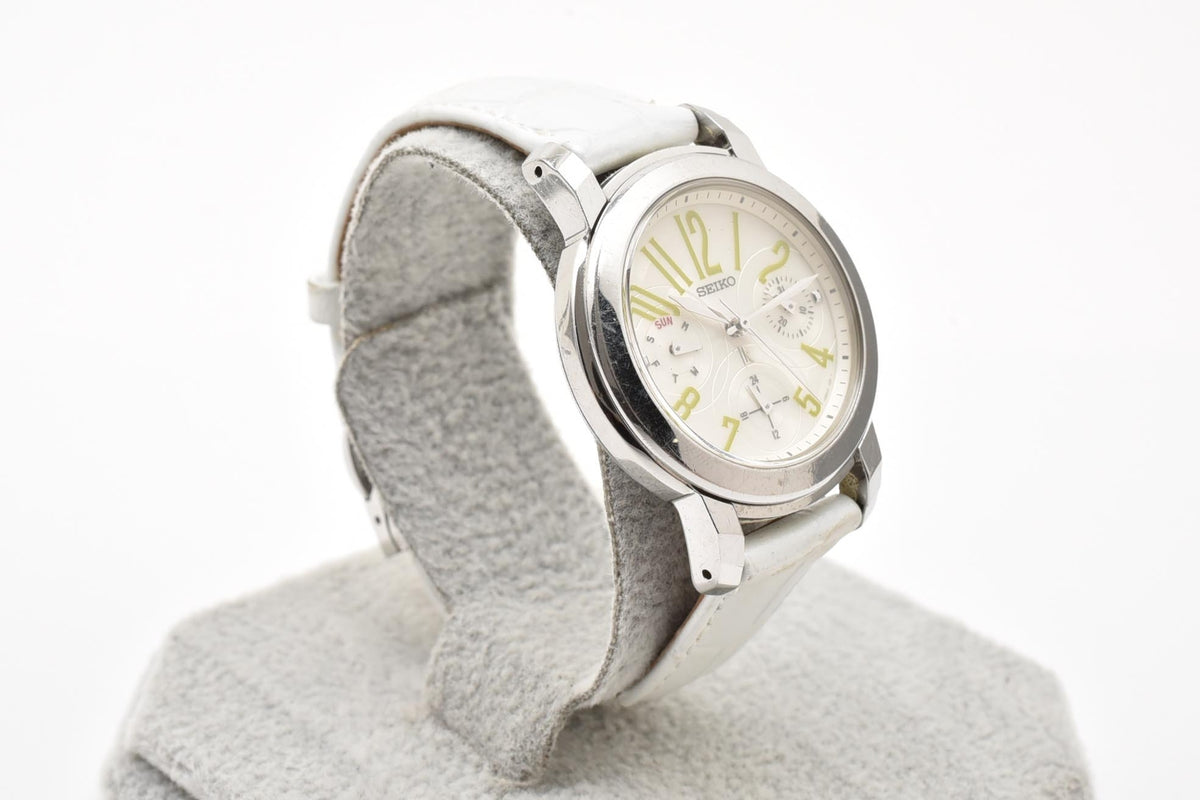 SEIKO セイコー LUKIA ルキア 5Y89-0AT0 レディース クォーツ 腕時計 ホワイト文字盤 アラビア数字 マルチファンクション ステンレス レザーストラップ 30mm 2000年代