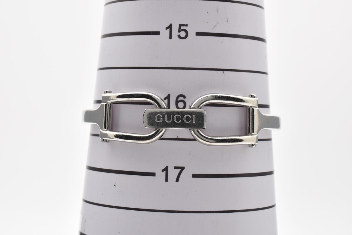 GUCCI グッチ 1500L レディース Y2K 00s クォーツ 腕時計 ホワイト文字盤 2針 スクエア 長方形 ステンレス バングル ブレスレット シルバー 12mm 2000年代