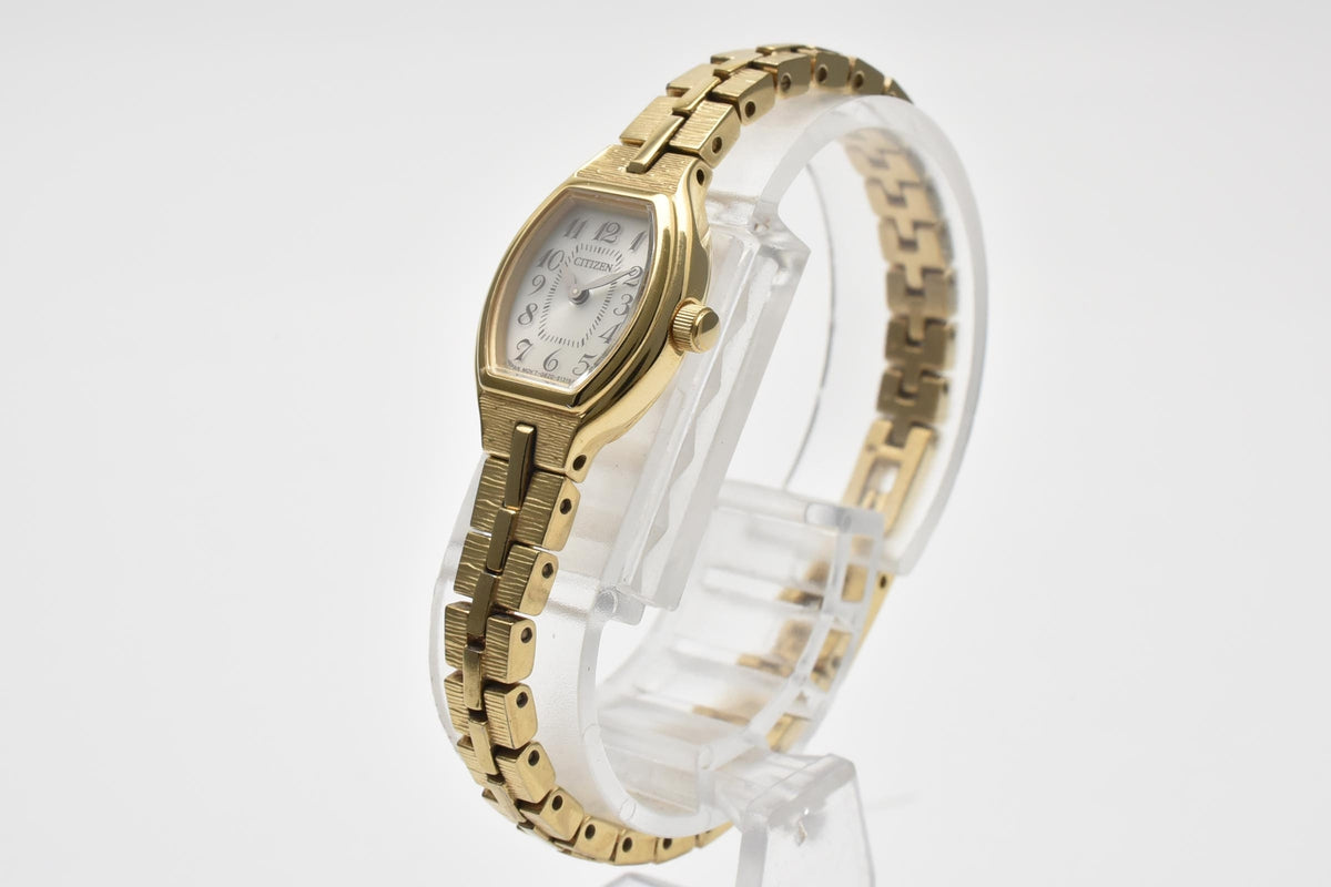 CITIZEN シチズン G620-S092264 レディース Y2K 00s vintage ソーラー クォーツ 腕時計 ホワイト文字盤 アラビア数字 スクエア 長方形 ステンレス ゴールドカラー ブレスレット 14mm 2000年代