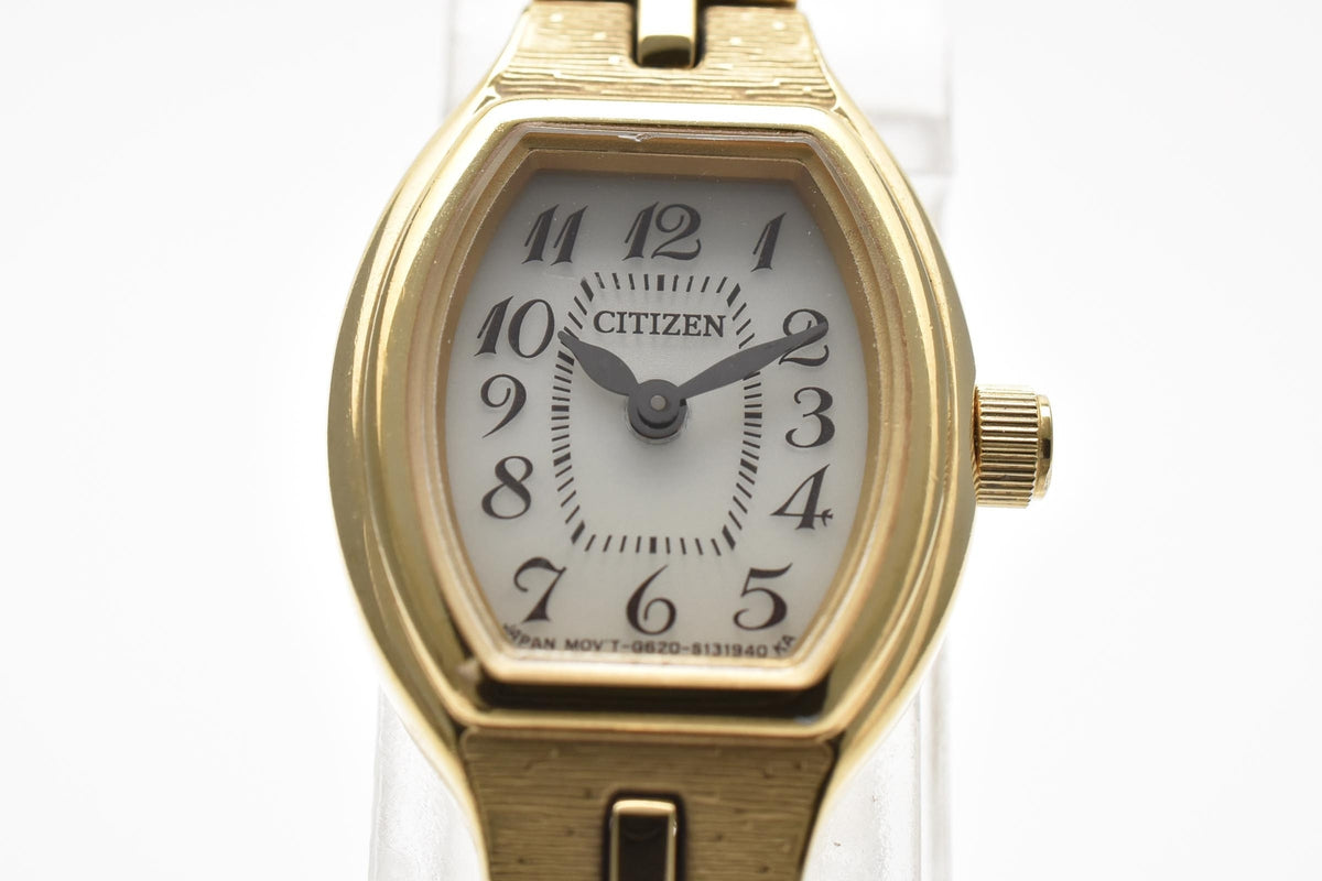 CITIZEN シチズン G620-S092264 レディース Y2K 00s vintage ソーラー クォーツ 腕時計 ホワイト文字盤 アラビア数字 スクエア 長方形 ステンレス ゴールドカラー ブレスレット 14mm 2000年代