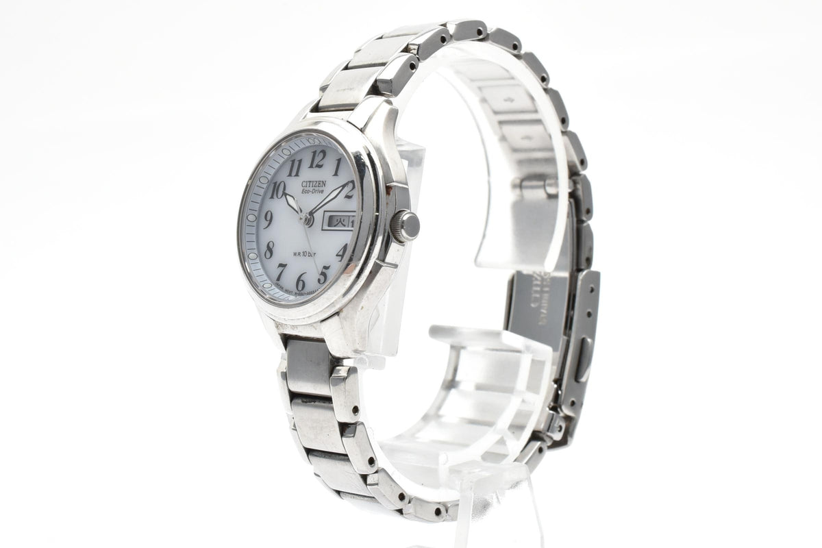 CITIZEN シチズン Eco-Drive Y2K 00s エコドライブ E001-S032733 レディース ソーラー クォーツ 腕時計 ホワイト文字盤 アラビア数字 デイト ステンレス ブレスレット 25.5mm 2000年代