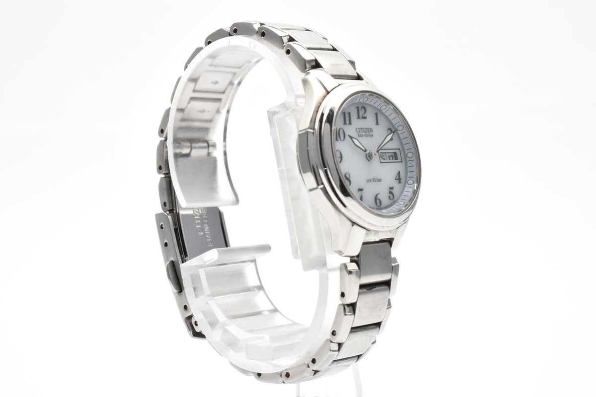 CITIZEN シチズン Eco-Drive Y2K 00s エコドライブ E001-S032733 レディース ソーラー クォーツ 腕時計 ホワイト文字盤 アラビア数字 デイト ステンレス ブレスレット 25.5mm 2000年代