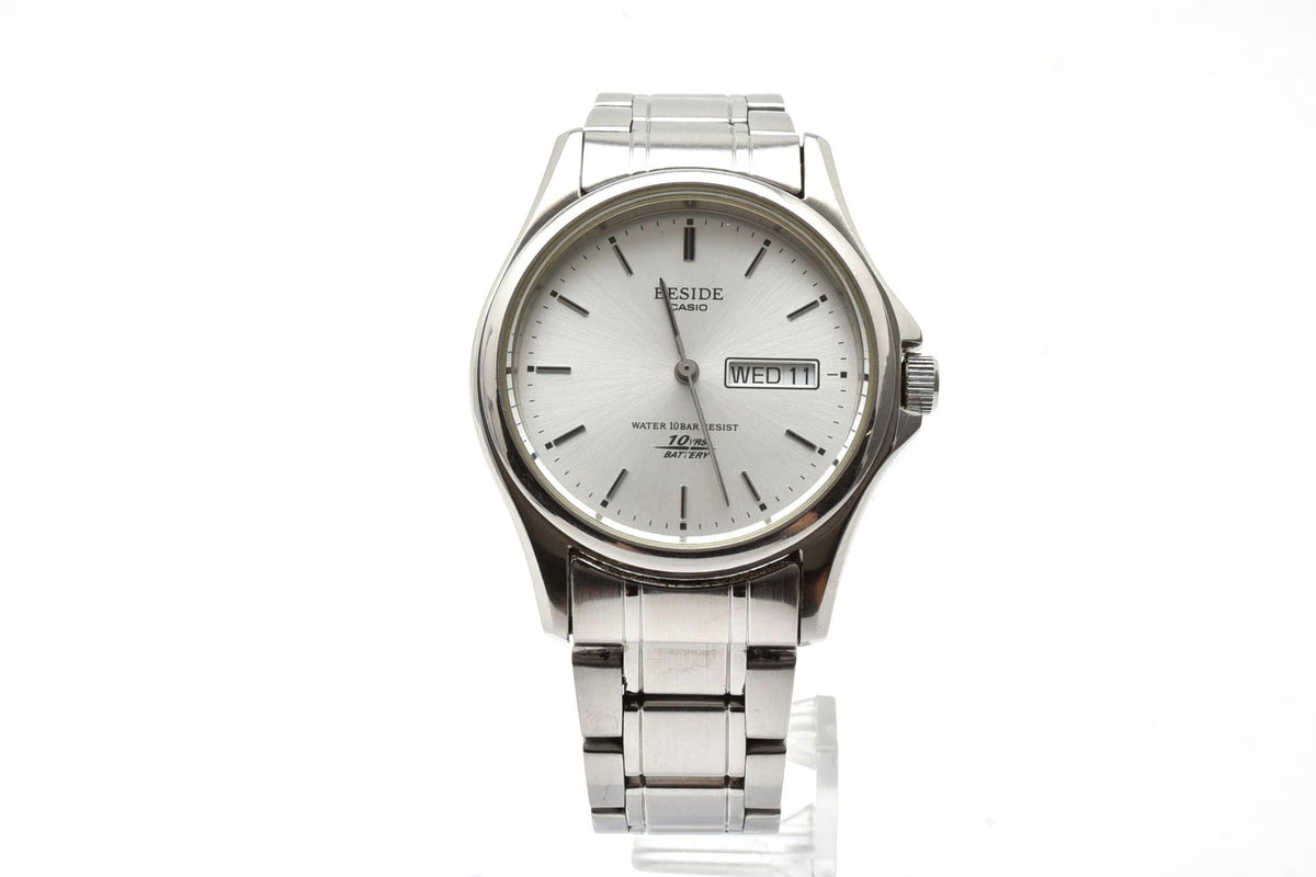 美品 CASIO カシオ BESIDE ビサイド BES-105 クォーツ デイデイト 10年電池 シルバー文字盤 ステンレス メンズ 腕時計 稼働品