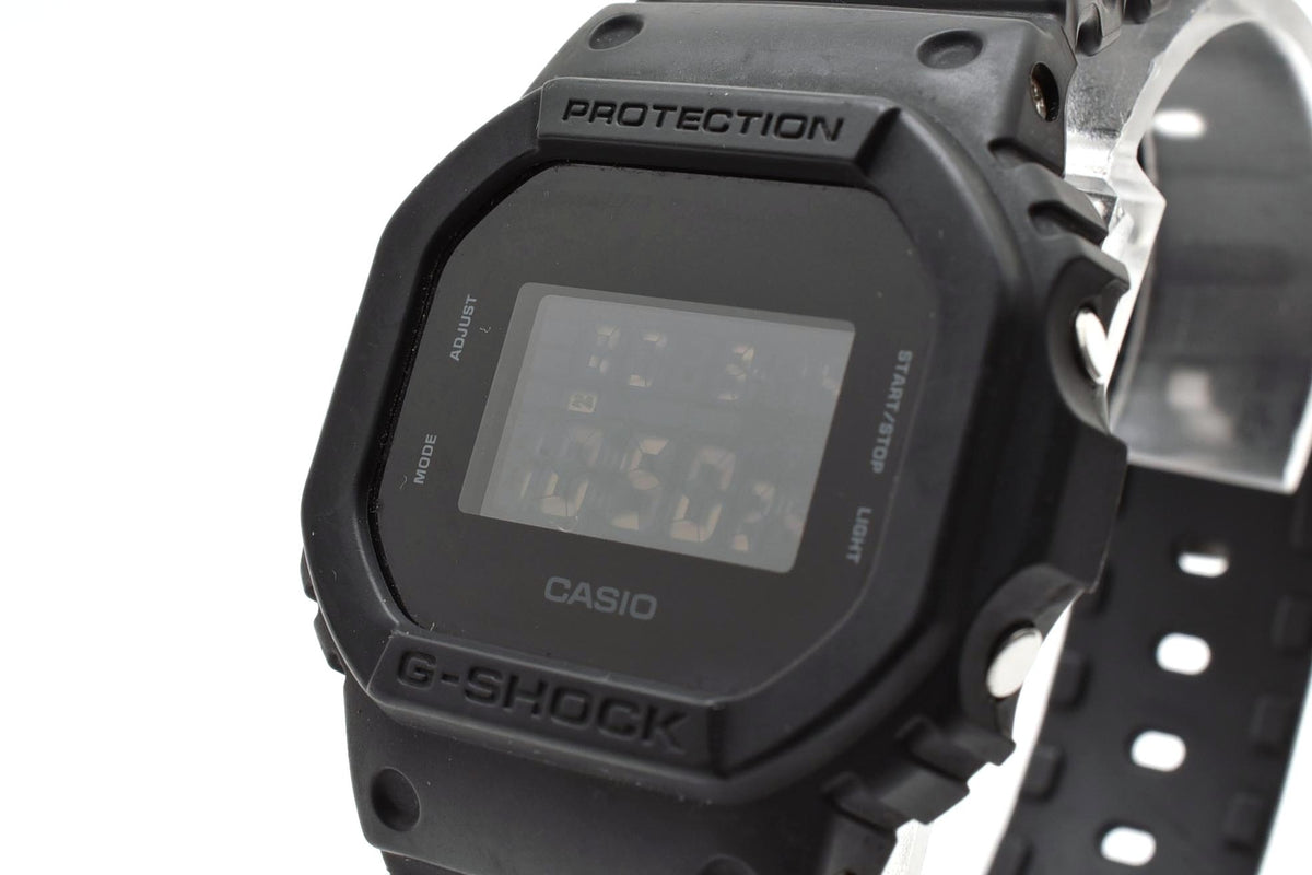 美品 CASIO カシオ G-SHOCK Gショック DW-5600BB ソリッドカラーズ オールブラック 黒 スクエア デジタル 反転液晶 メンズ 腕時計 稼働品
