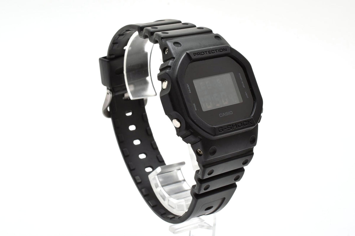 美品 CASIO カシオ G-SHOCK Gショック DW-5600BB ソリッドカラーズ オールブラック 黒 スクエア デジタル 反転液晶 メンズ 腕時計 稼働品