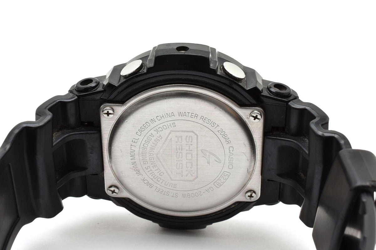 美品 CASIO カシオ G-SHOCK Gショック GA-200BW ガリッシュブラック アナデジ ビッグフェイス 光沢ブラック 黒 メタルベゼル メンズ 腕時計 稼働品