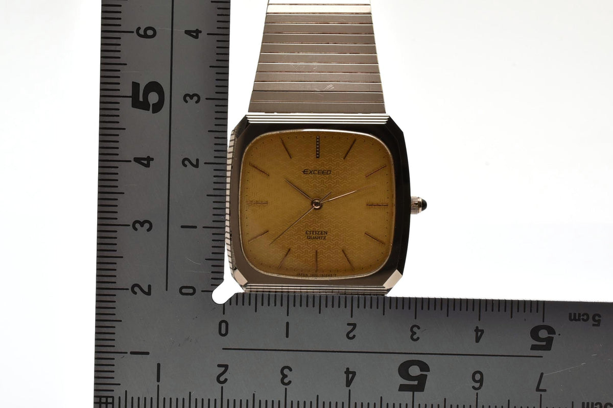 美品 CITIZEN シチズン EXCEED エクシード 1930-191005 クォーツ UHAG クッション型 ゴールド文字盤 ゴールドカラー ヴィンテージ 1980年代 メンズ 腕時計 稼働品