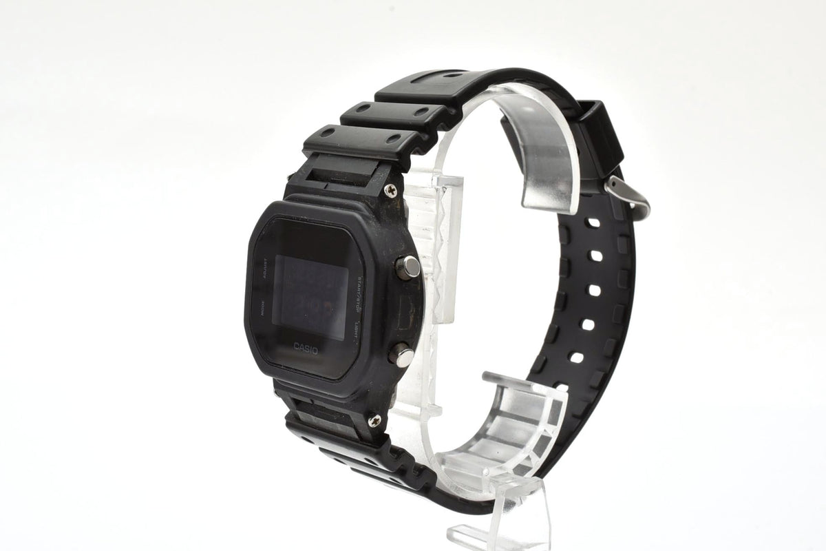 美品 CASIO カシオ G-SHOCK Gショック DW-5600BB ソリッドカラーズ オールブラック 黒 スクエア デジタル 反転液晶 メンズ 腕時計 稼働品