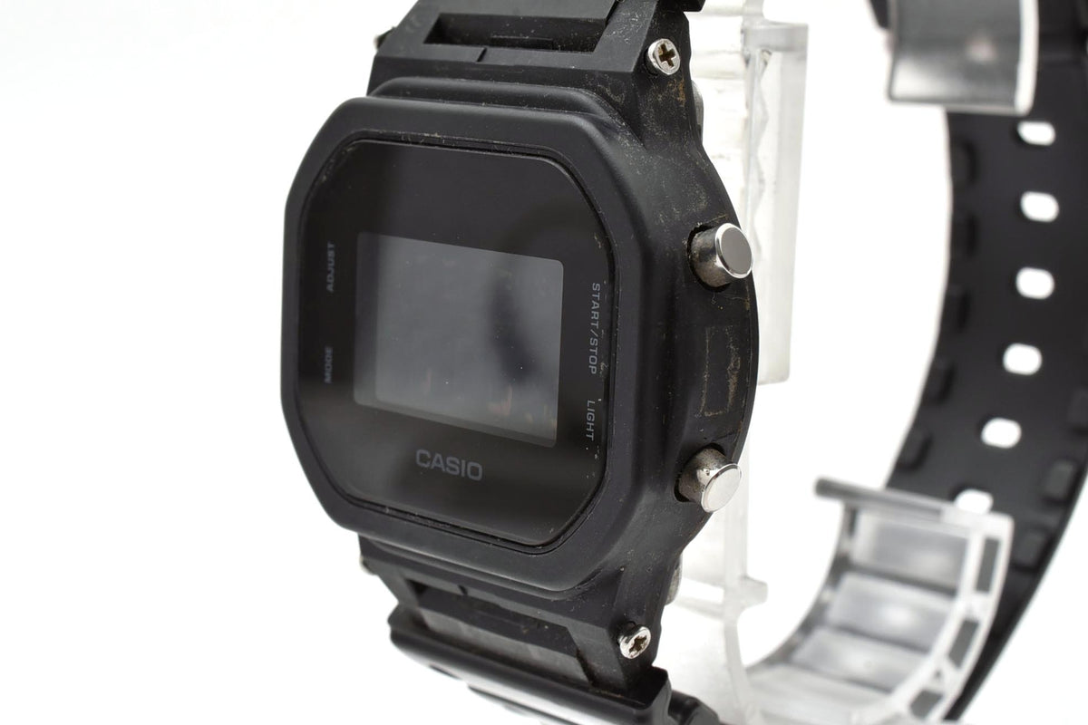 美品 CASIO カシオ G-SHOCK Gショック DW-5600BB ソリッドカラーズ オールブラック 黒 スクエア デジタル 反転液晶 メンズ 腕時計 稼働品