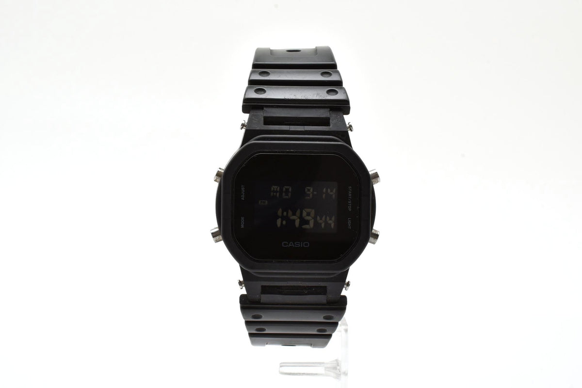 美品 CASIO カシオ G-SHOCK Gショック DW-5600BB ソリッドカラーズ オールブラック 黒 スクエア デジタル 反転液晶 メンズ 腕時計 稼働品