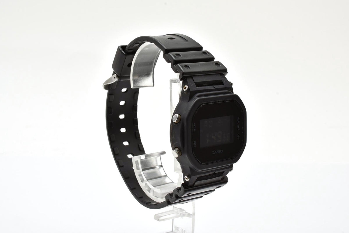 美品 CASIO カシオ G-SHOCK Gショック DW-5600BB ソリッドカラーズ オールブラック 黒 スクエア デジタル 反転液晶 メンズ 腕時計 稼働品