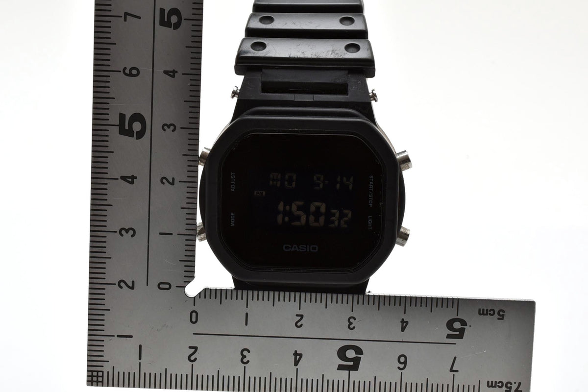 美品 CASIO カシオ G-SHOCK Gショック DW-5600BB ソリッドカラーズ オールブラック 黒 スクエア デジタル 反転液晶 メンズ 腕時計 稼働品
